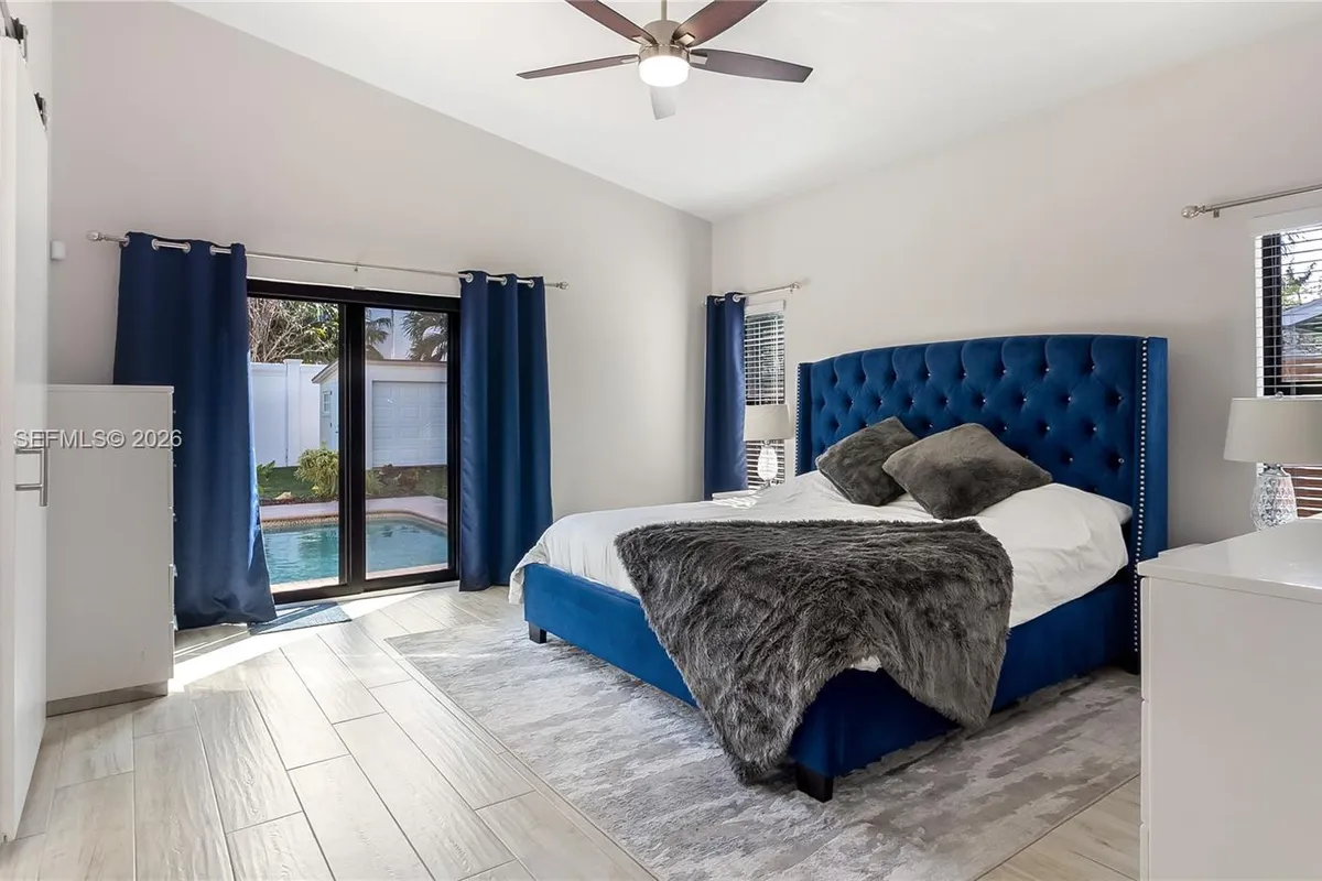 9986 NW 52nd ST, Sunrise FL 33351