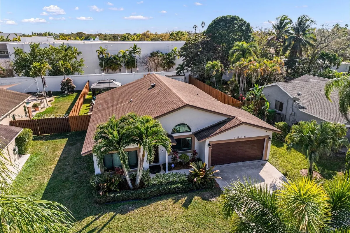 9986 NW 52nd ST, Sunrise FL 33351
