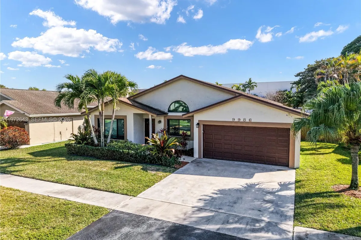 9986 NW 52nd ST, Sunrise FL 33351