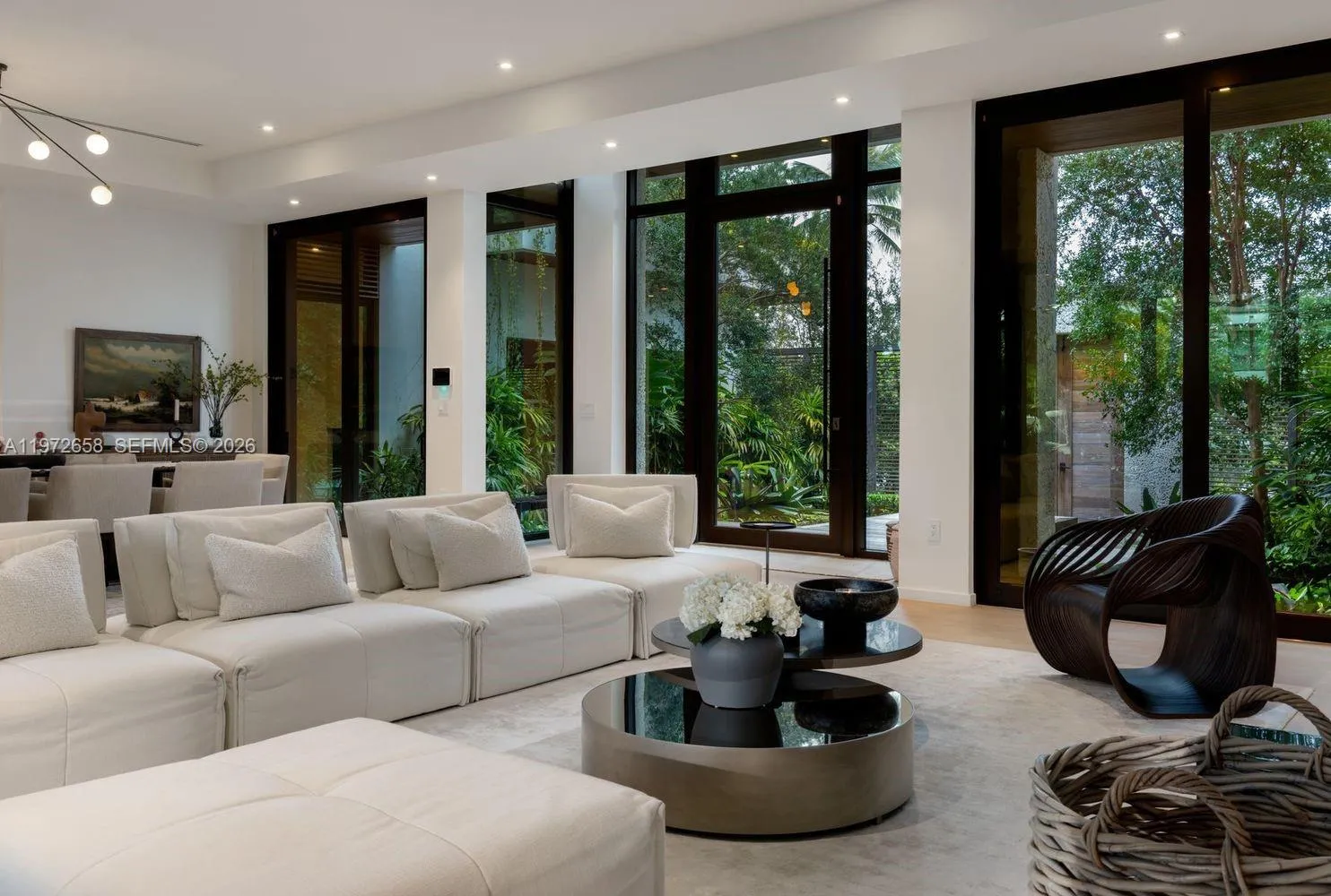 6850 Sunrise Ct, Coral Gables FL 33133