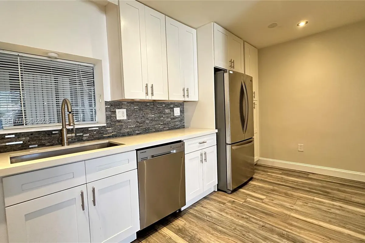 8450 NW 26th St, Sunrise FL 33322