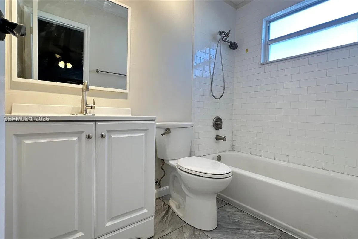 8450 NW 26th St, Sunrise FL 33322