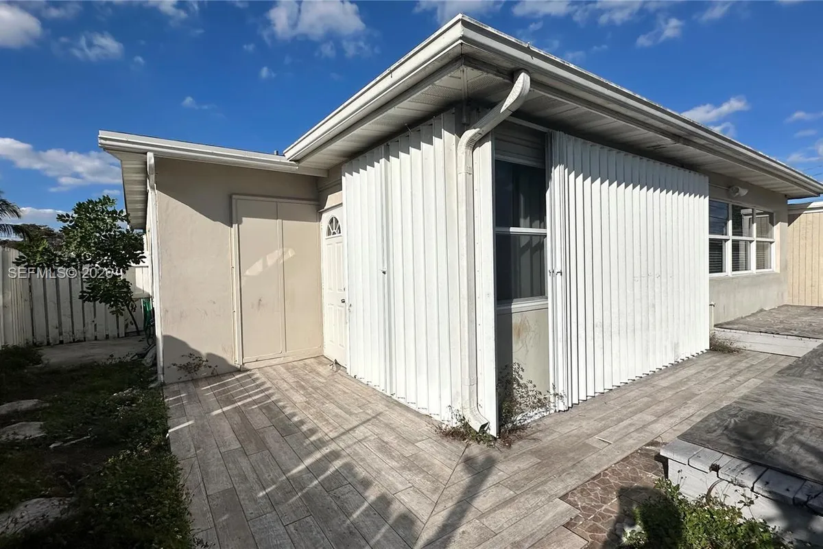 8450 NW 26th St, Sunrise FL 33322