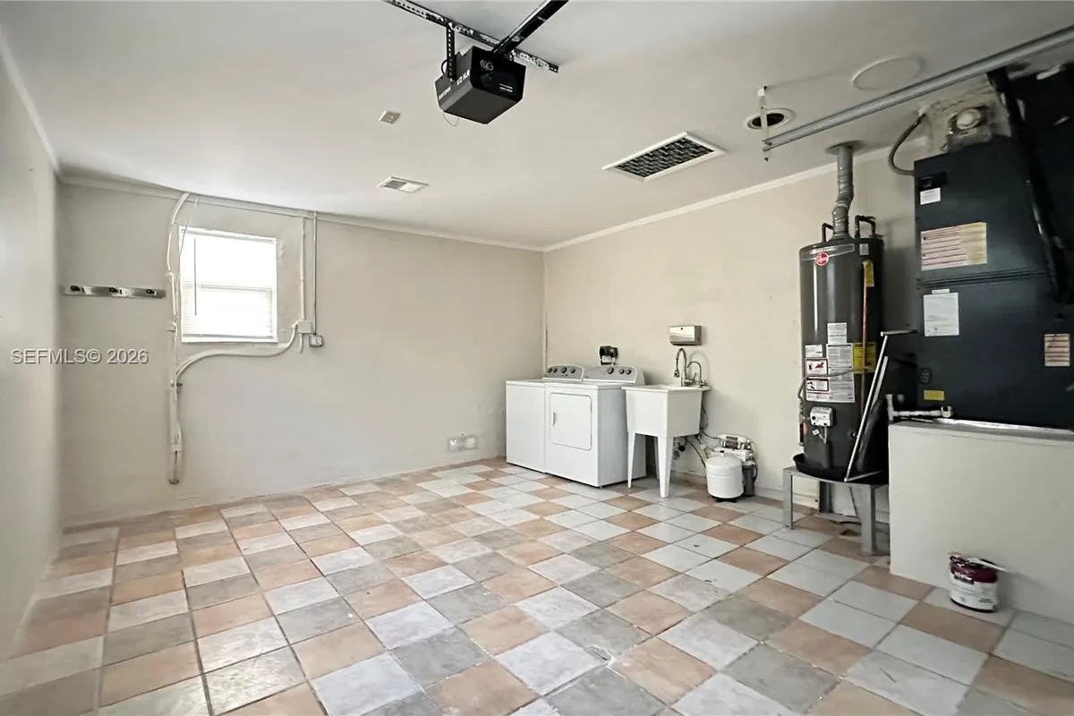 8450 NW 26th St, Sunrise FL 33322