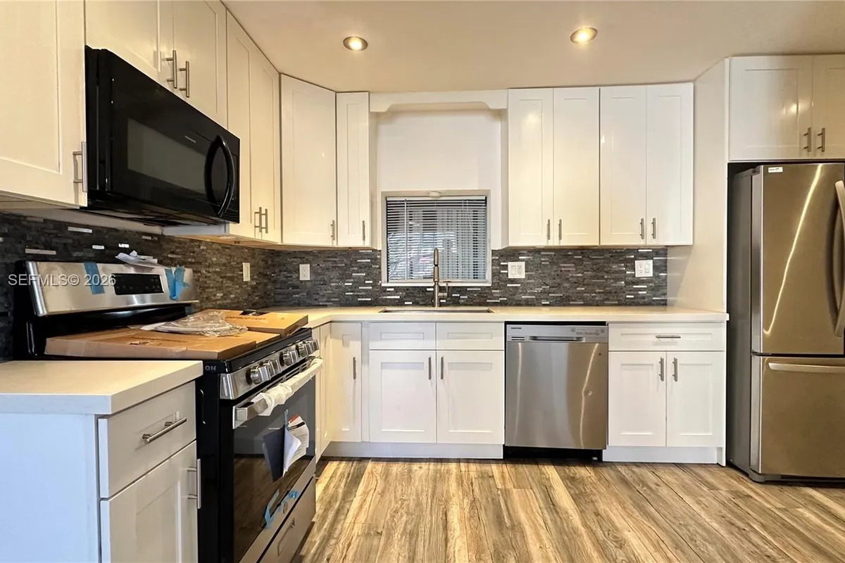 8450 NW 26th St, Sunrise FL 33322