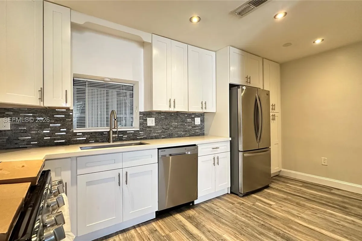 8450 NW 26th St, Sunrise FL 33322