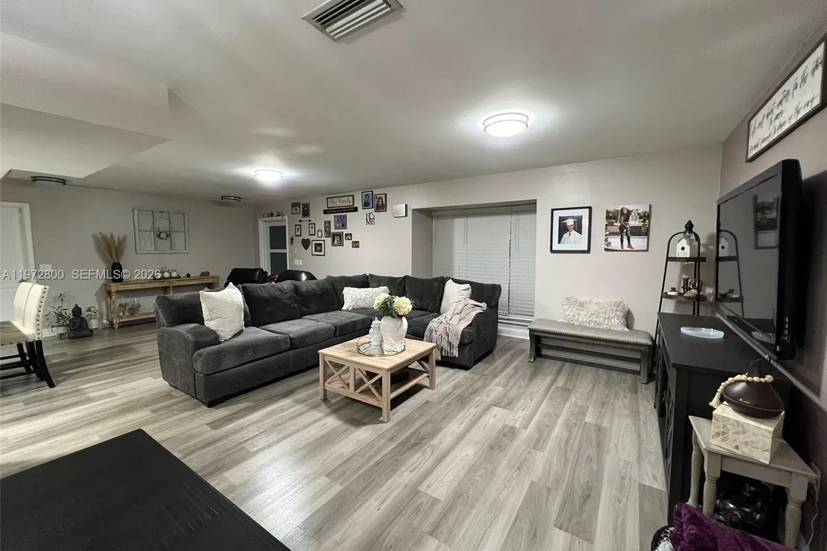 11421 NW 30th Pl, Sunrise FL 33323