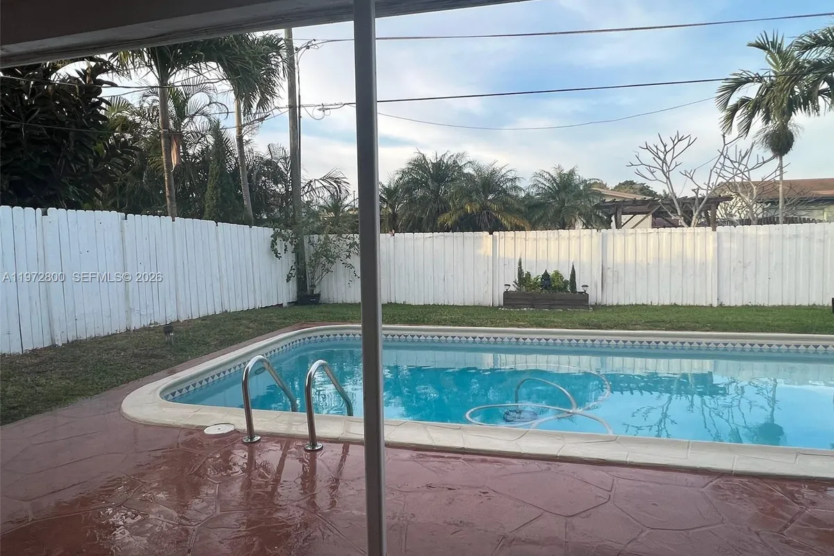 11421 NW 30th Pl, Sunrise FL 33323