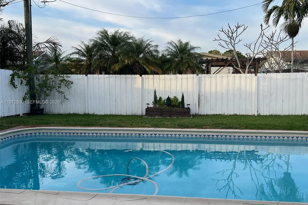 11421 NW 30th Pl, Sunrise FL 33323