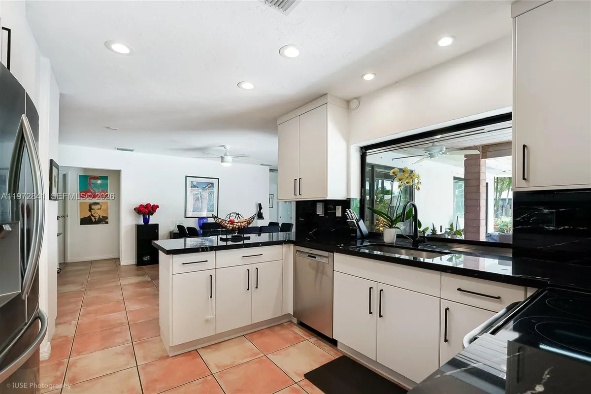 9860 SW 122nd St, Miami FL 33176