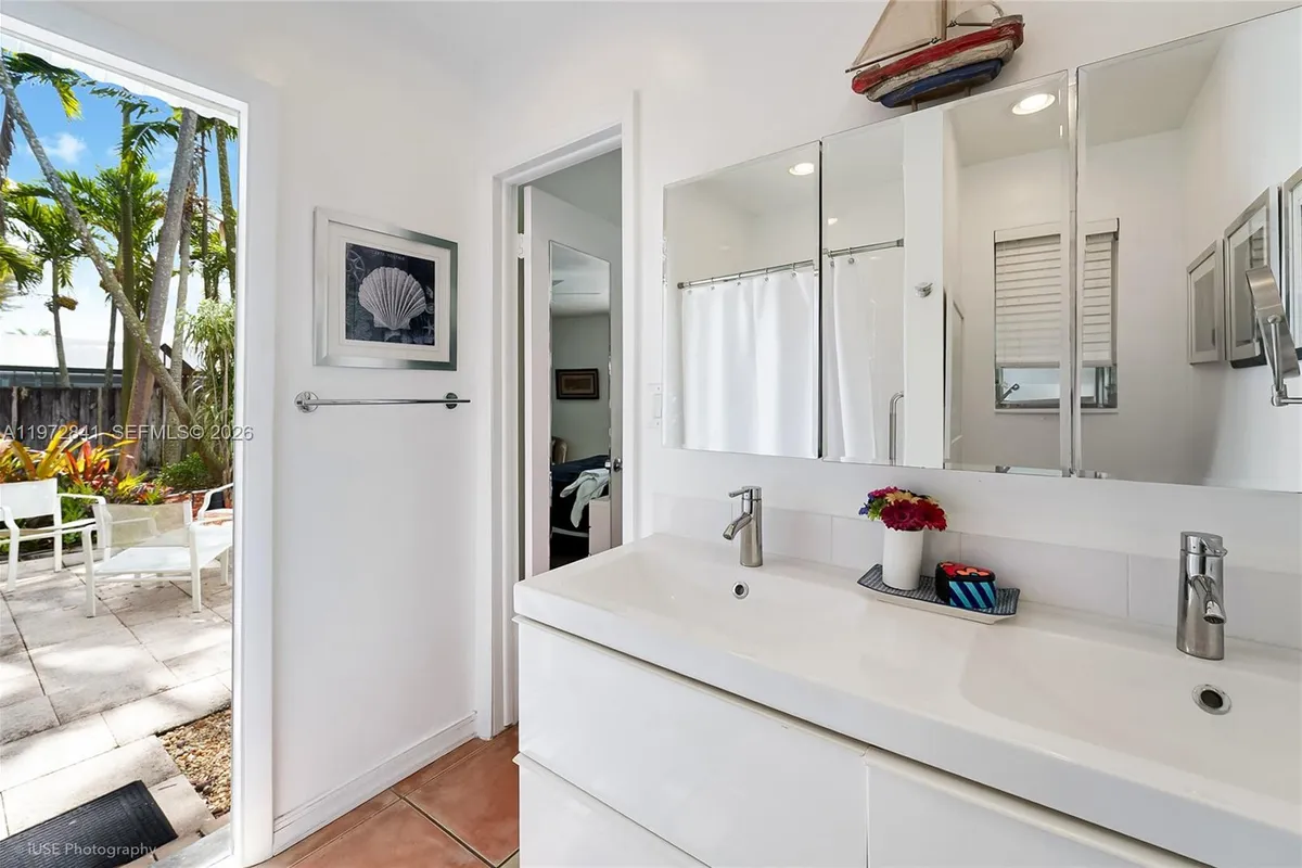 9860 SW 122nd St, Miami FL 33176