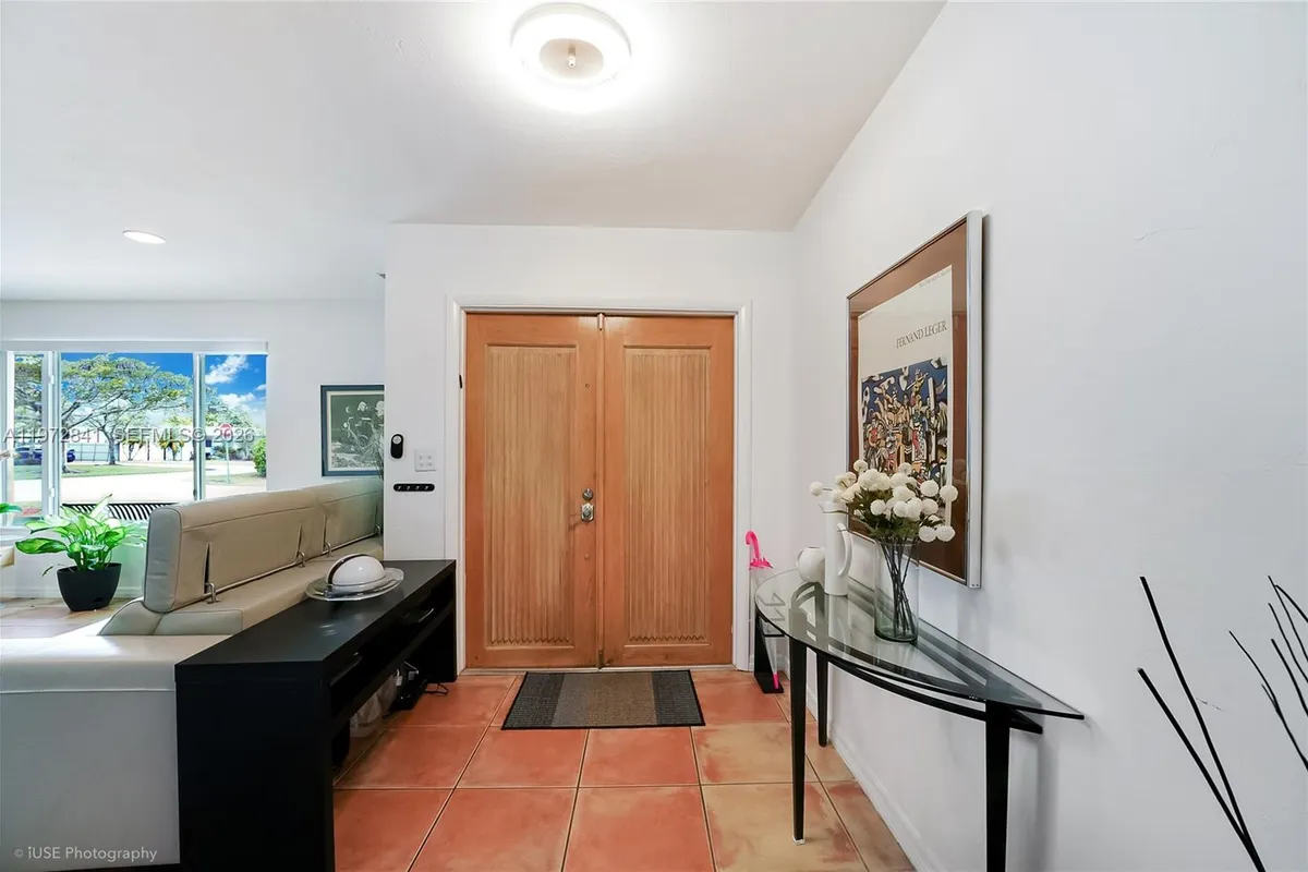 9860 SW 122nd St, Miami FL 33176