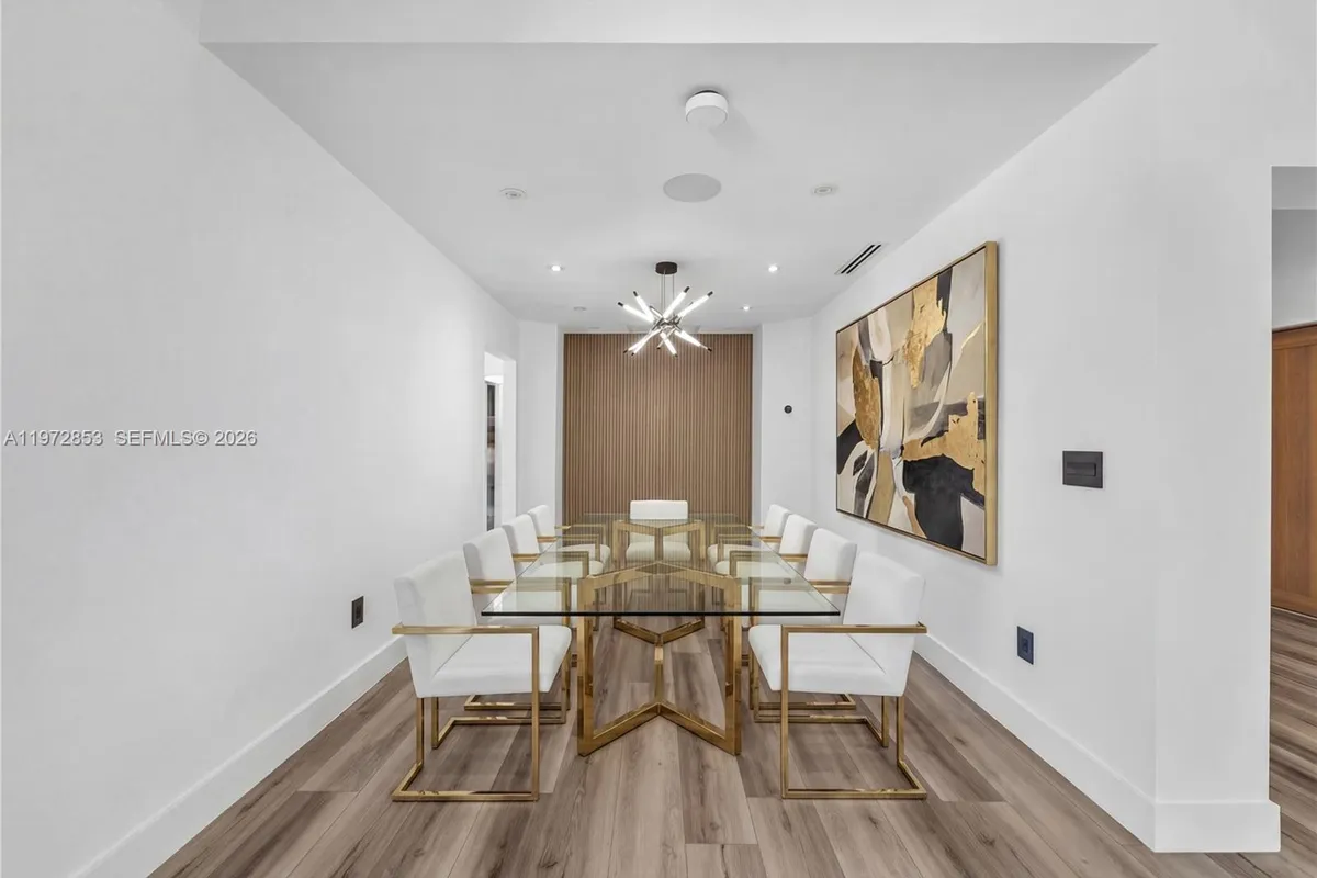 1424 Algardi Ave, Coral Gables FL 33146