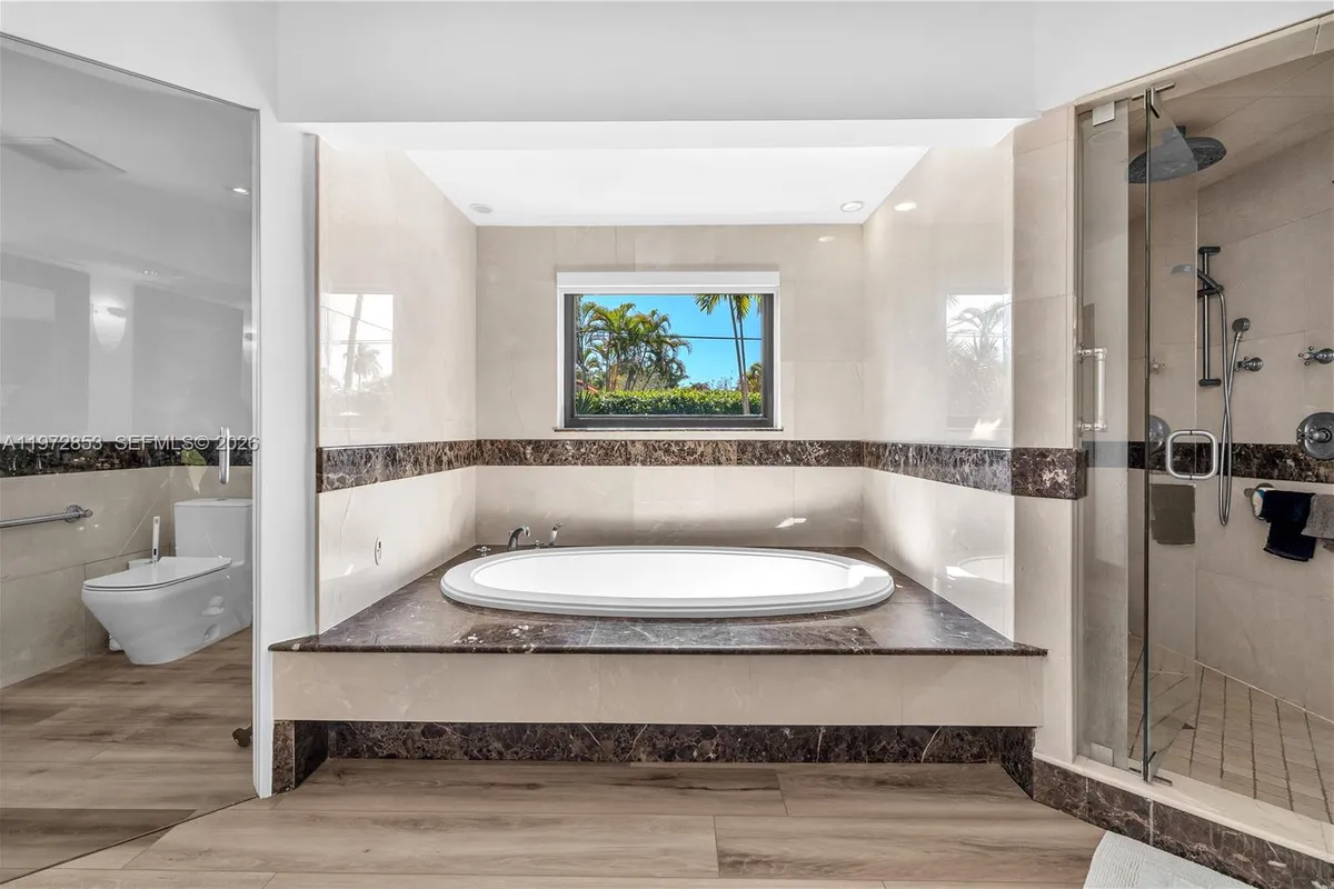 1424 Algardi Ave, Coral Gables FL 33146