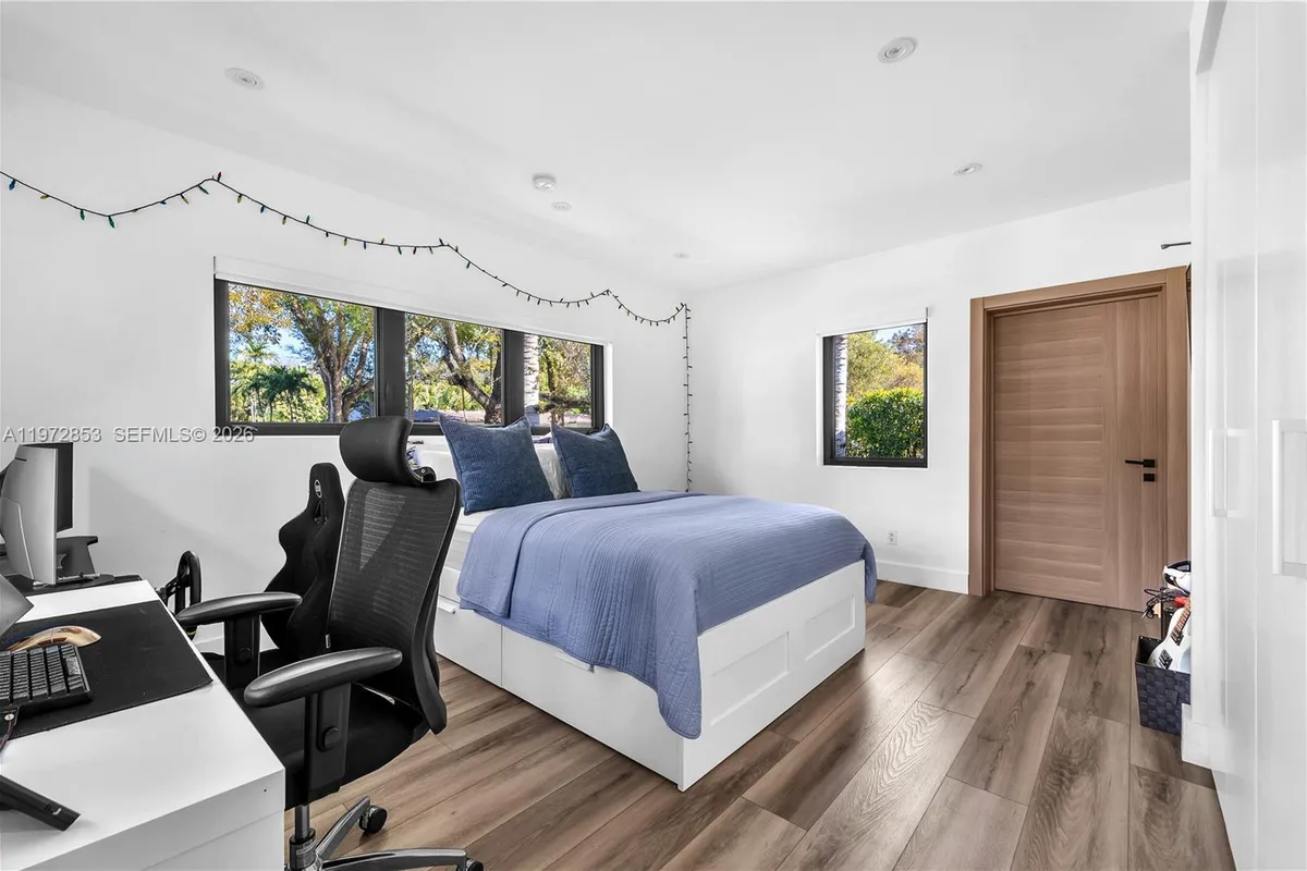 1424 Algardi Ave, Coral Gables FL 33146