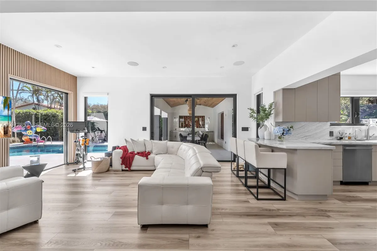 1424 Algardi Ave, Coral Gables FL 33146