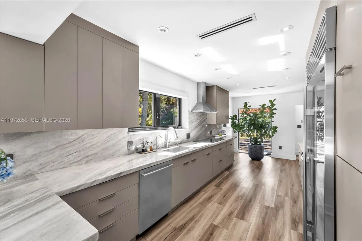 1424 Algardi Ave, Coral Gables FL 33146