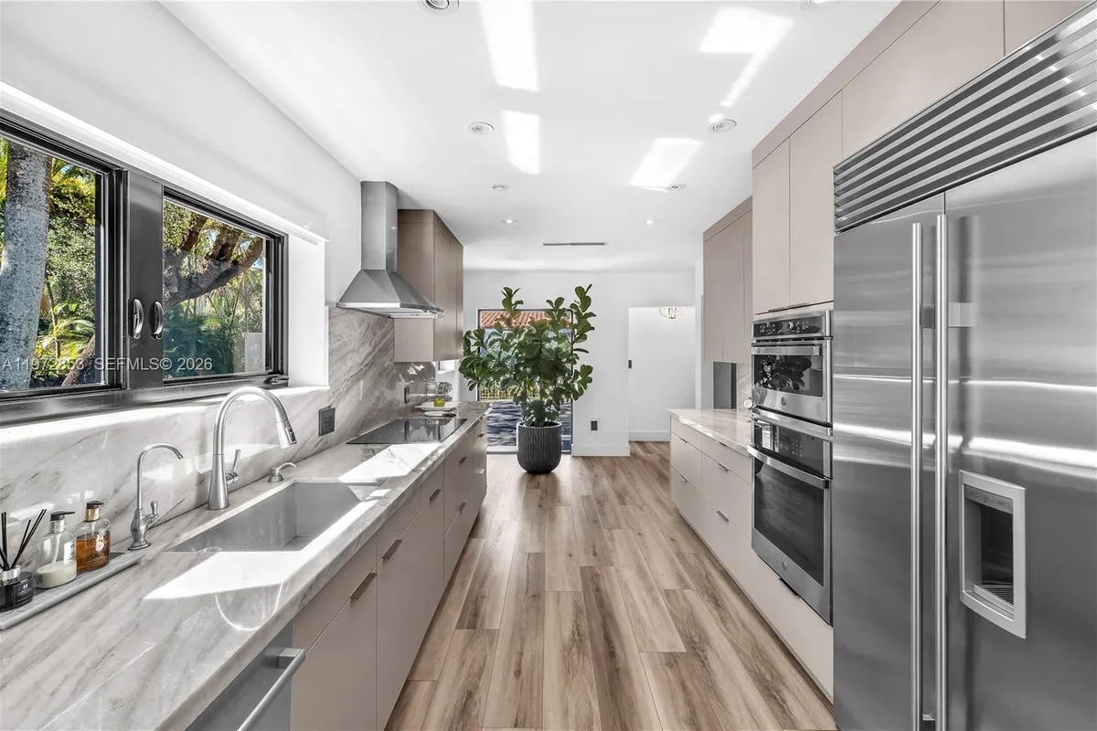 1424 Algardi Ave, Coral Gables FL 33146