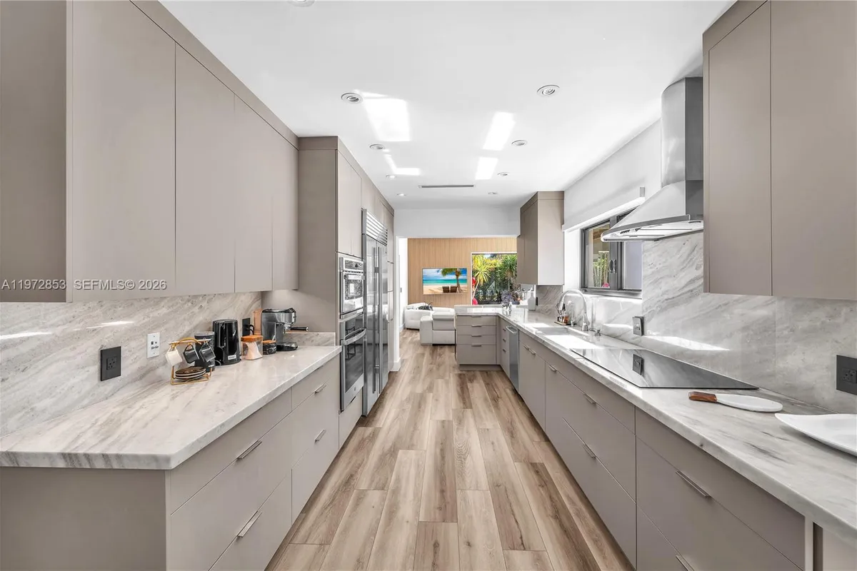 1424 Algardi Ave, Coral Gables FL 33146