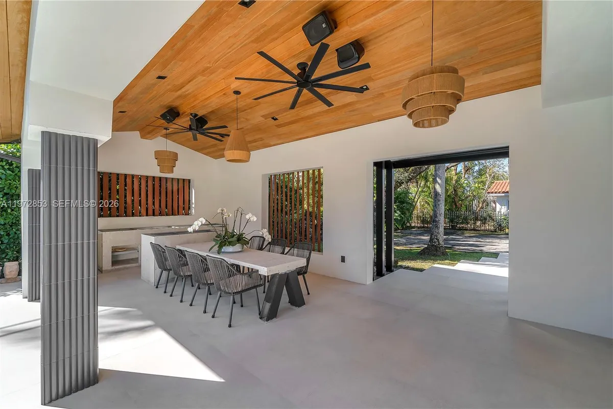 1424 Algardi Ave, Coral Gables FL 33146