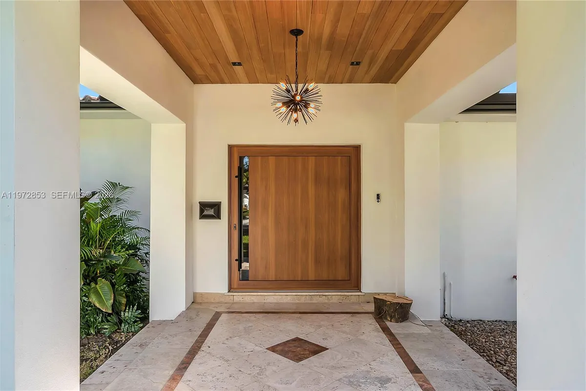 1424 Algardi Ave, Coral Gables FL 33146