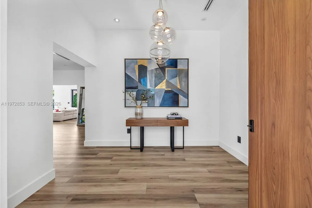 1424 Algardi Ave, Coral Gables FL 33146