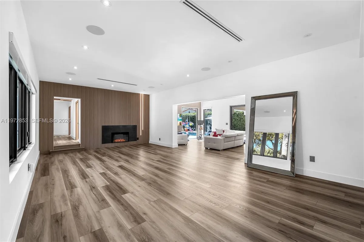 1424 Algardi Ave, Coral Gables FL 33146