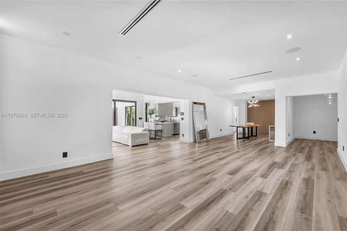 1424 Algardi Ave, Coral Gables FL 33146