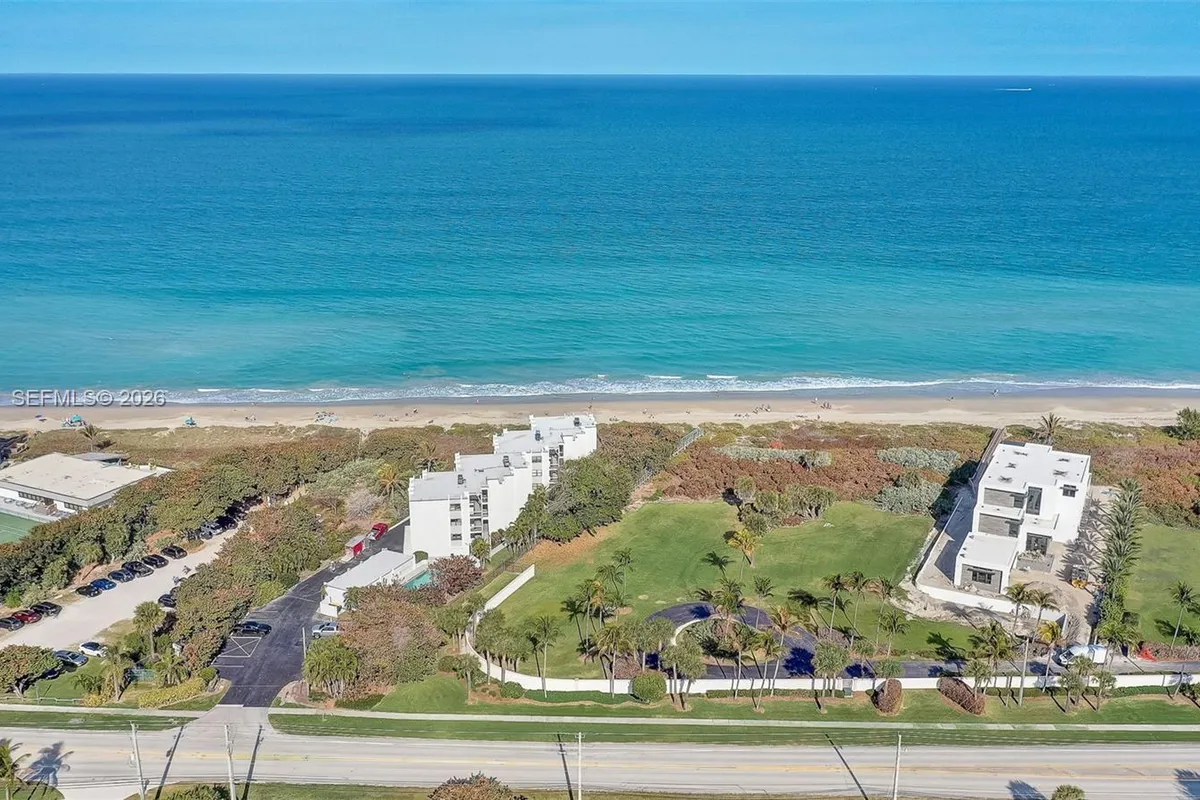 1245 NE Doubloon Dr, Hutchinson Island FL 34996