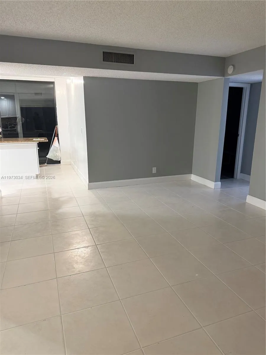 5220 Las Verdes Cir # 114, Delray Beach FL 33484