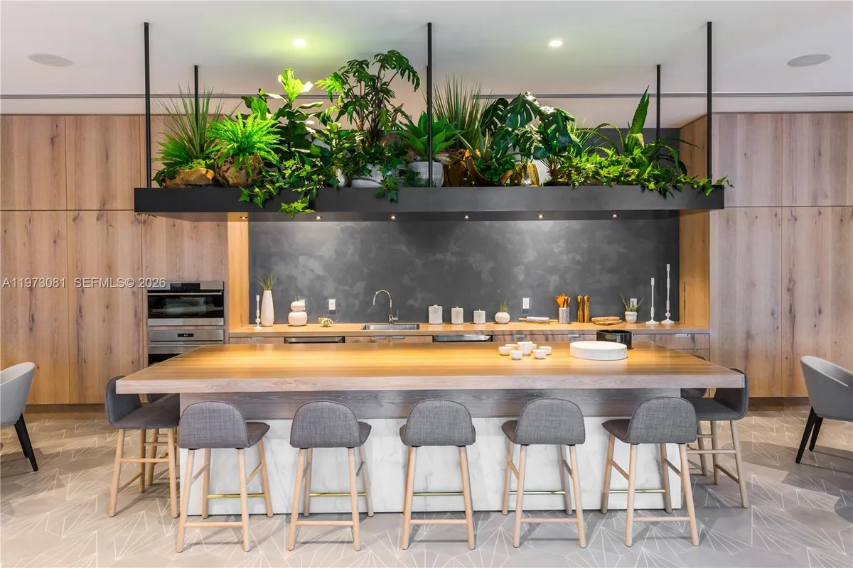 2831 S Bayshore Dr # 707, Miami FL 33133