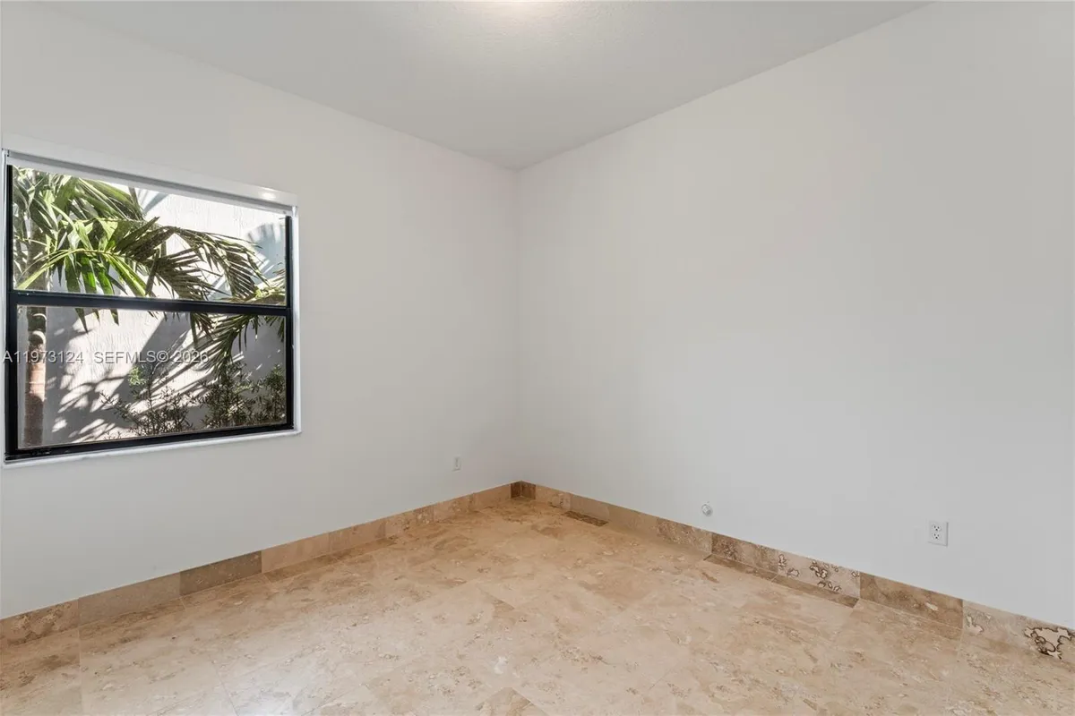 17564 SW 41st St, Miramar FL 33029