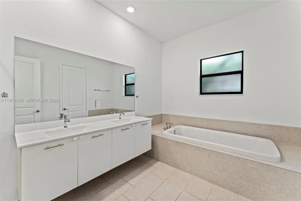 17564 SW 41st St, Miramar FL 33029