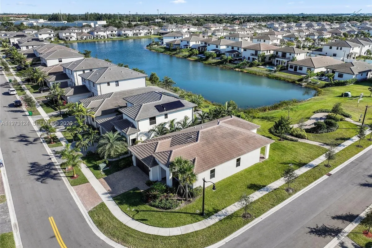 17564 SW 41st St, Miramar FL 33029