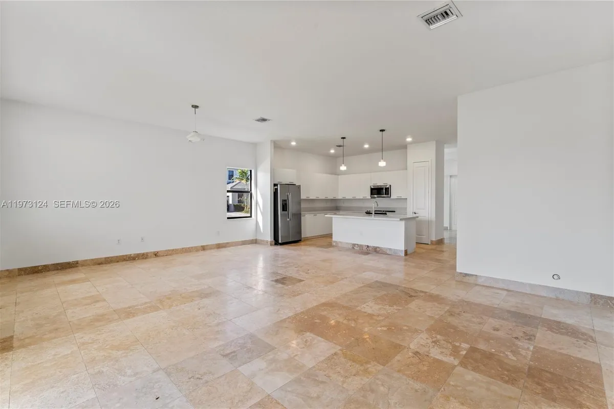 17564 SW 41st St, Miramar FL 33029