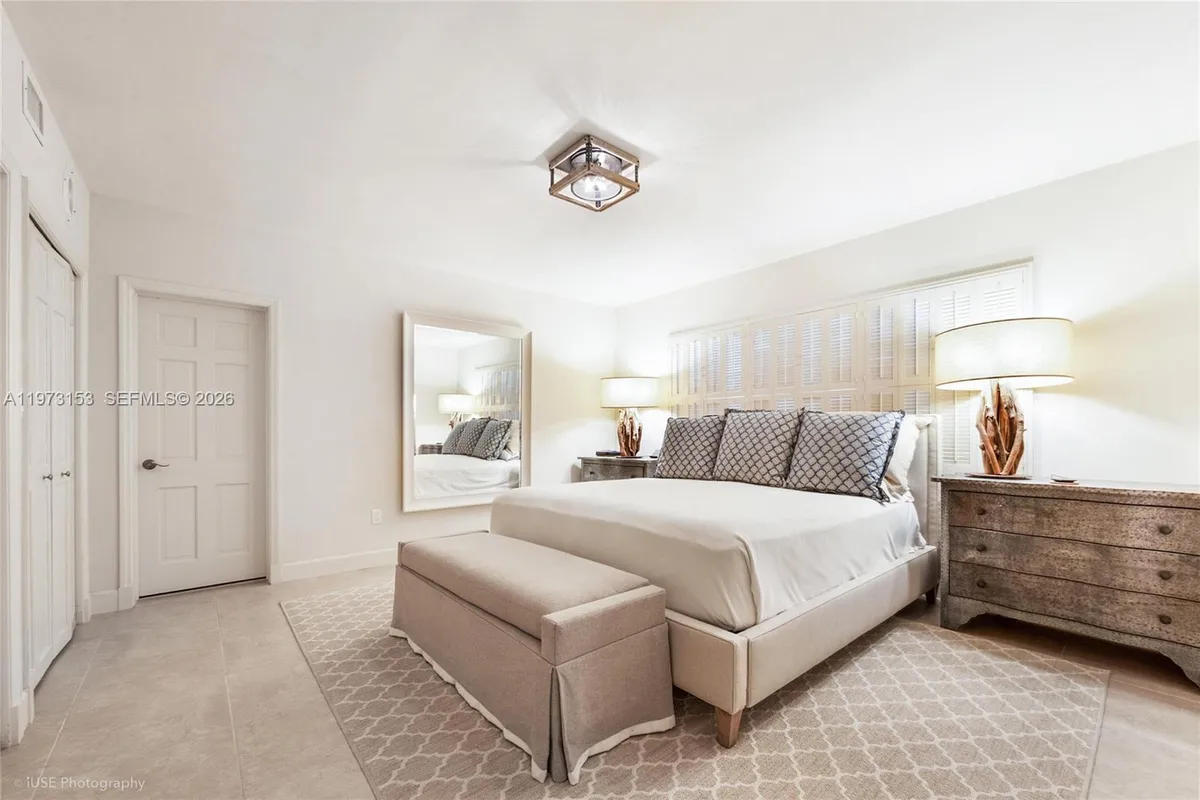 1265 S Alhambra Cir # A, Coral Gables FL 33146