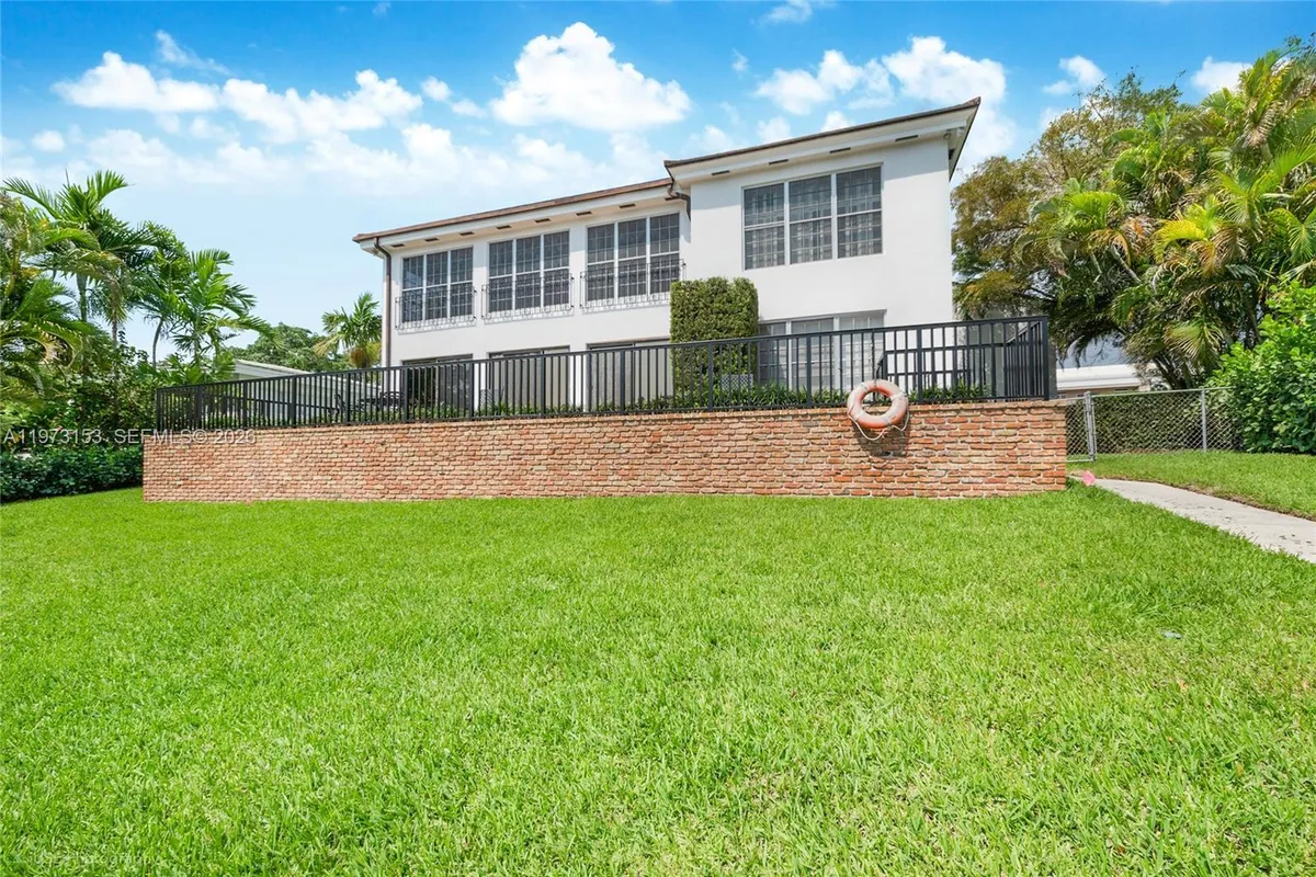 1265 S Alhambra Cir # A, Coral Gables FL 33146