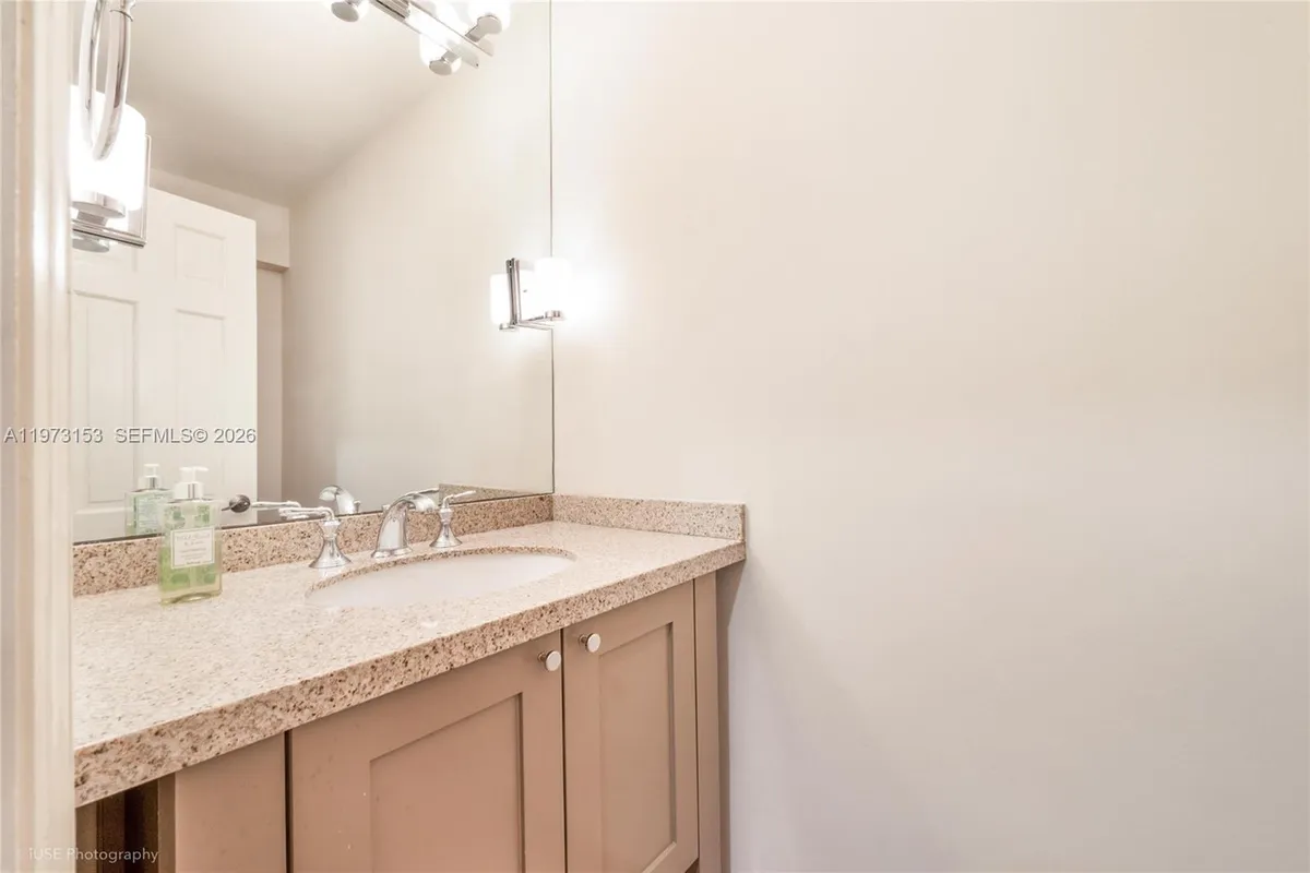 1265 S Alhambra Cir # A, Coral Gables FL 33146