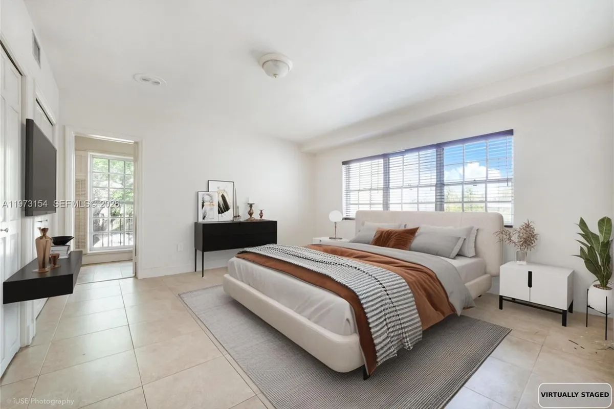 1265 S Alhambra Cir # B, Coral Gables FL 33146