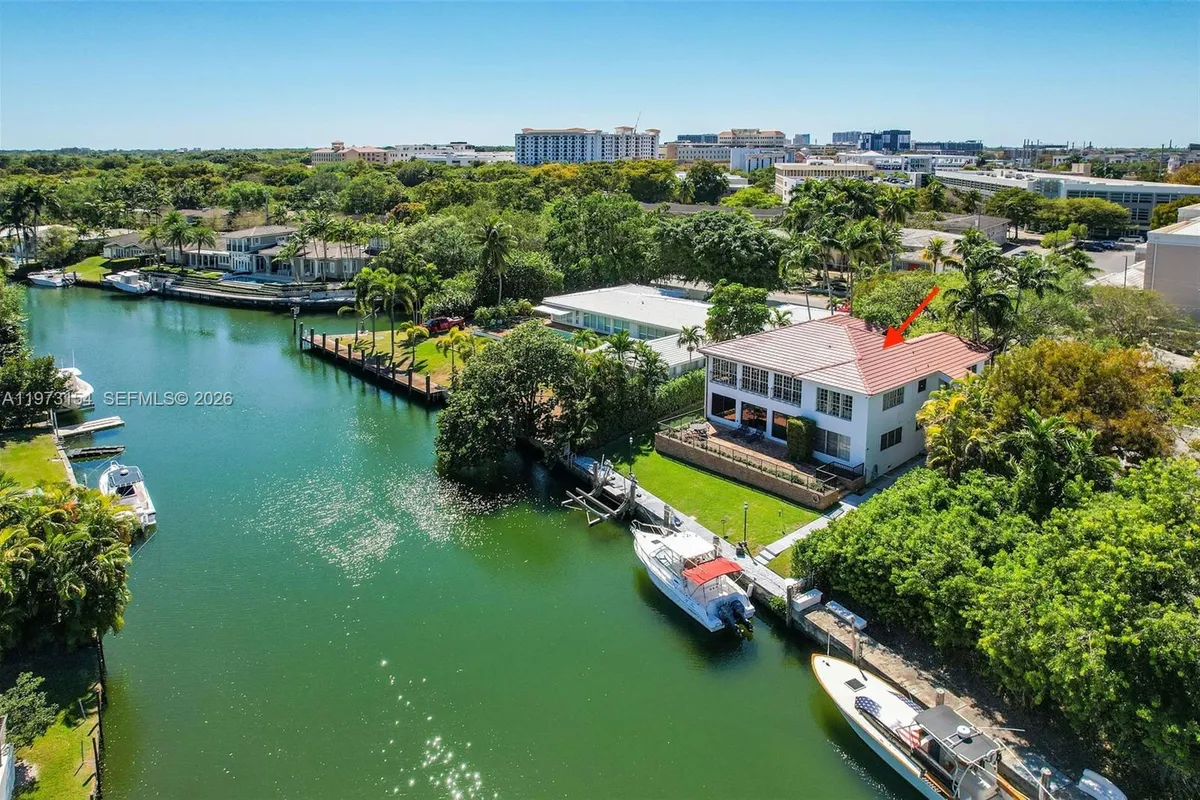 1265 S Alhambra Cir # B, Coral Gables FL 33146