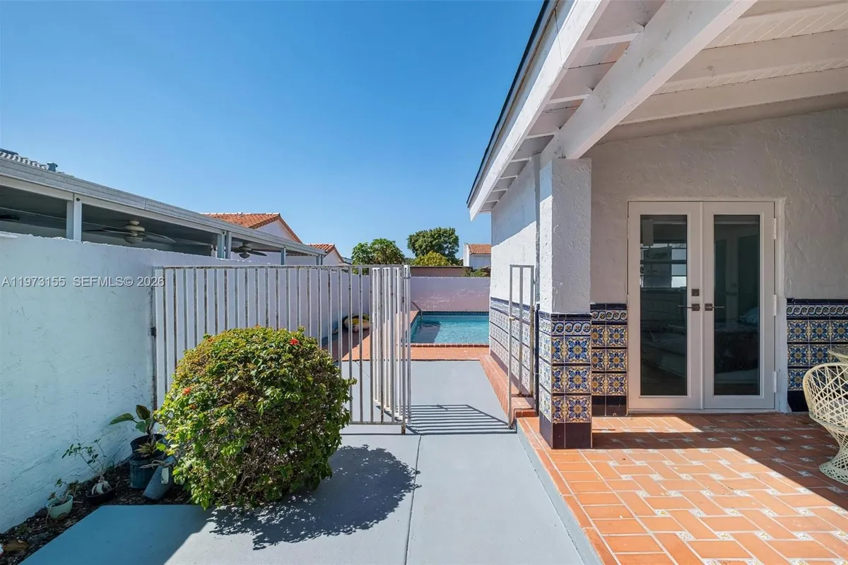 13710 SW 18th Ter, Miami FL 33175