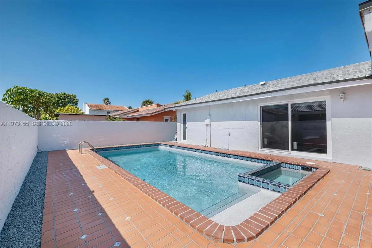 13710 SW 18th Ter, Miami FL 33175