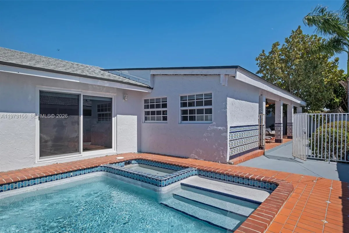 13710 SW 18th Ter, Miami FL 33175