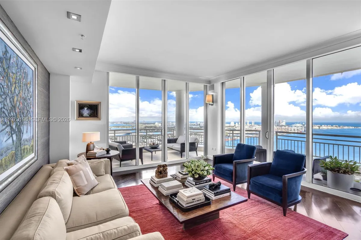 848 Brickell Key Dr, Miami FL 33131