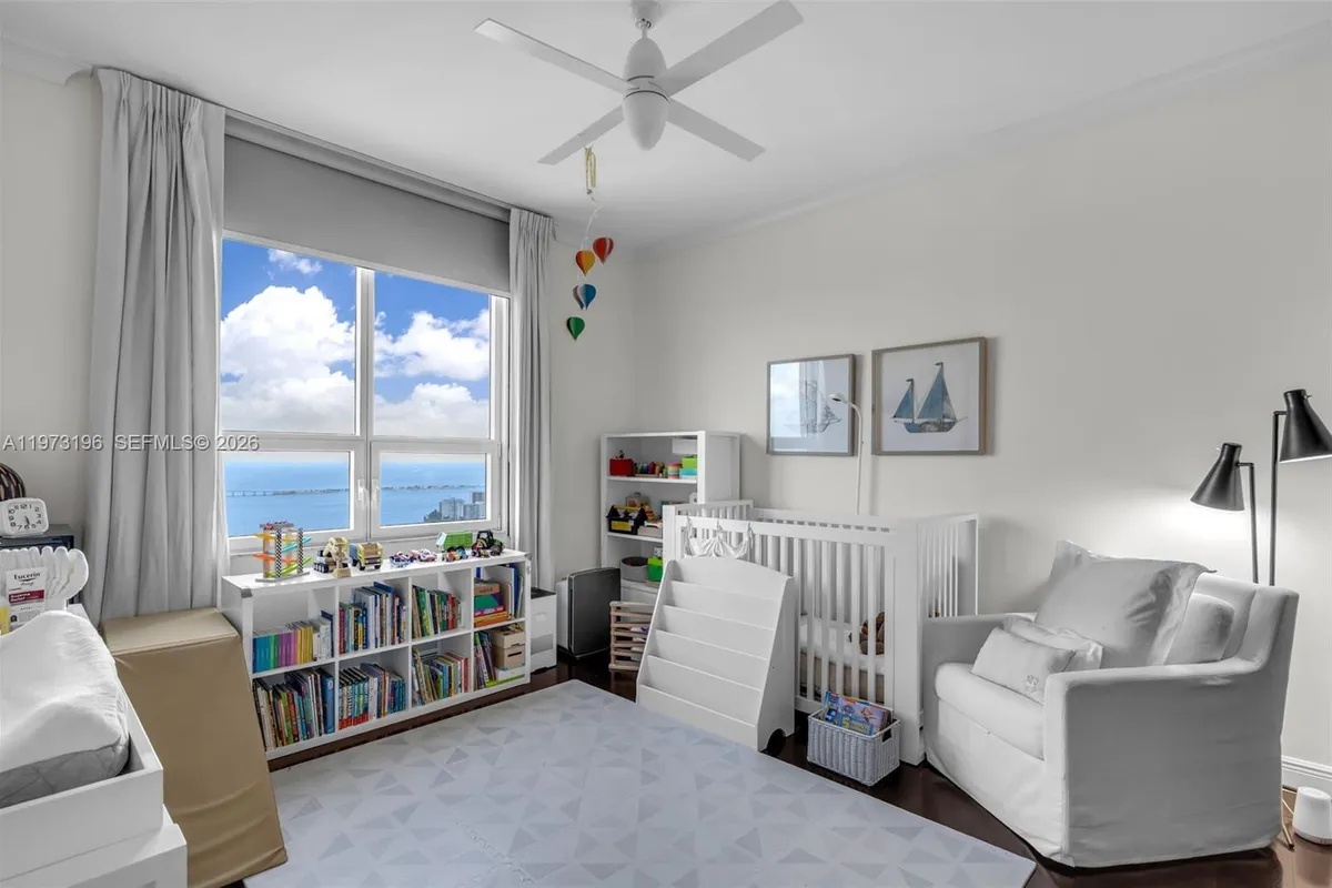 848 Brickell Key Dr, Miami FL 33131