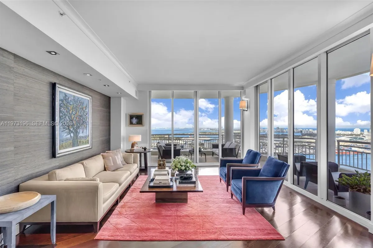 848 Brickell Key Dr, Miami FL 33131