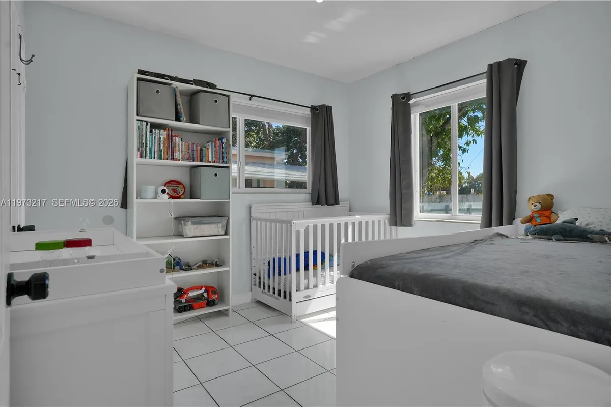 570 NE 169th St, North Miami Beach FL 33162