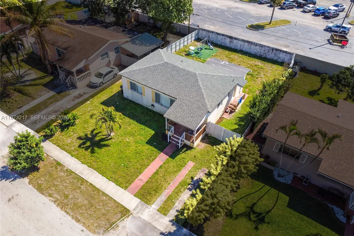 570 NE 169th St, North Miami Beach FL 33162