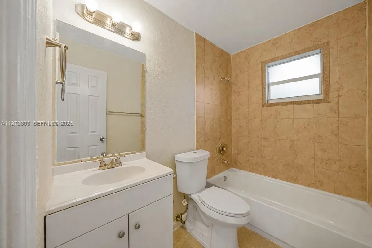 4721 NW 12th St, Lauderhill FL 33313