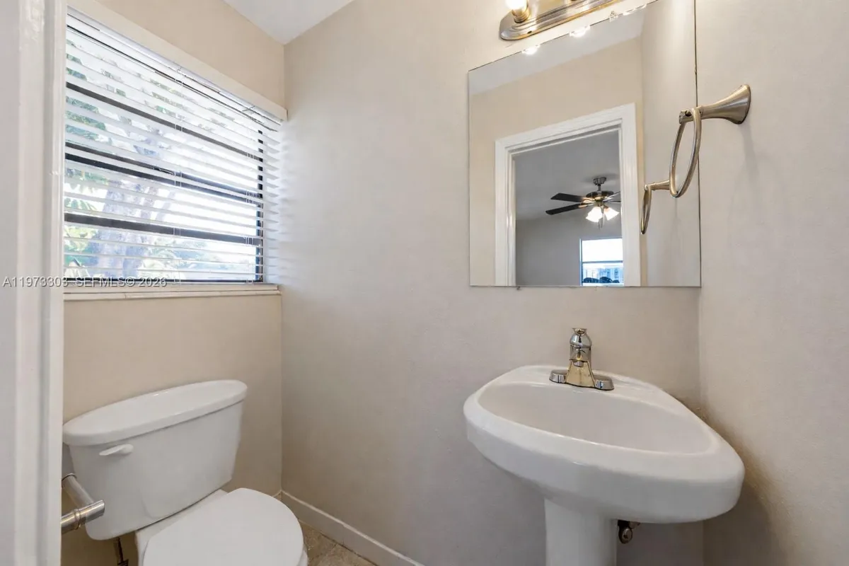 4721 NW 12th St, Lauderhill FL 33313